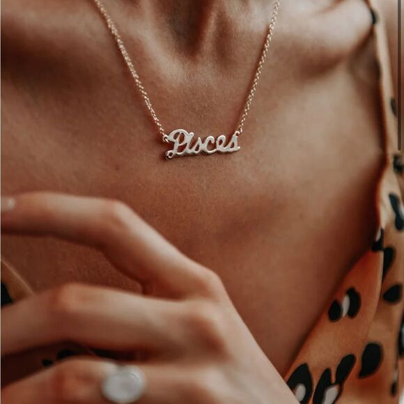 ROCK N ROSE - GOLD PLATED SCRIPT ZODIAC PISCES NECKLACE - Picture 8 of 10